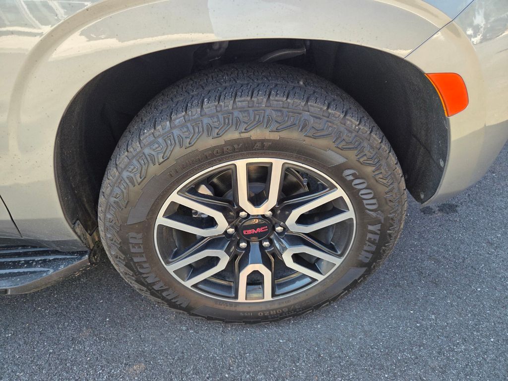 Used 2024 Silver GMC AT4 image 3