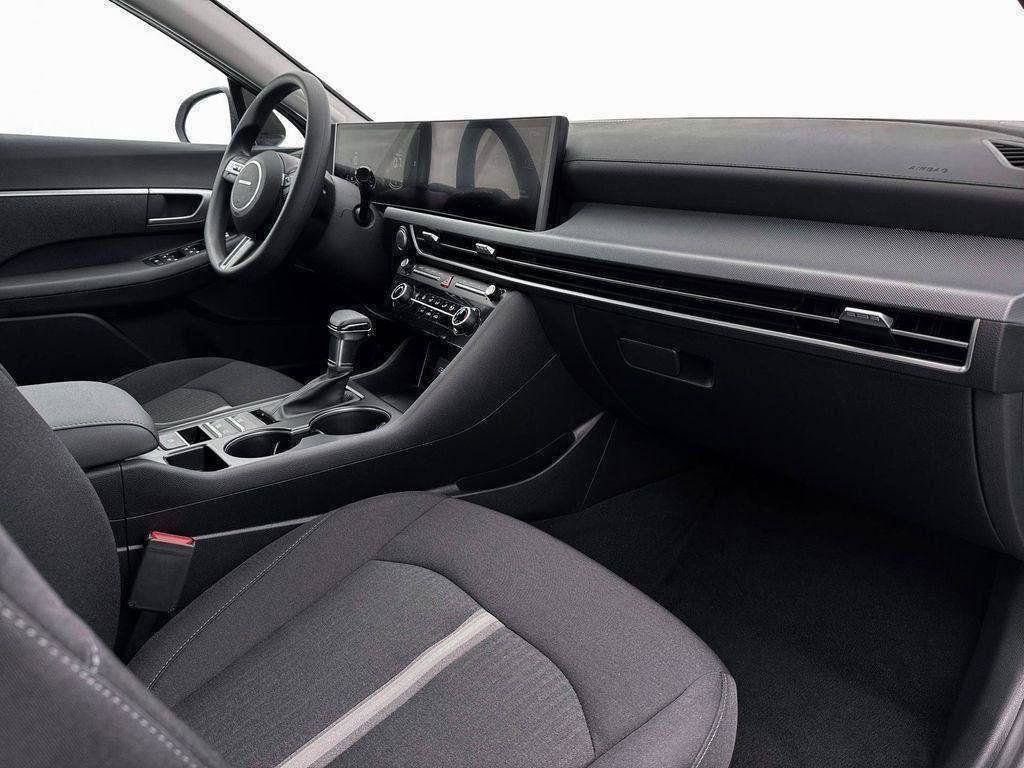 New 2026 White Hyundai SE image 15