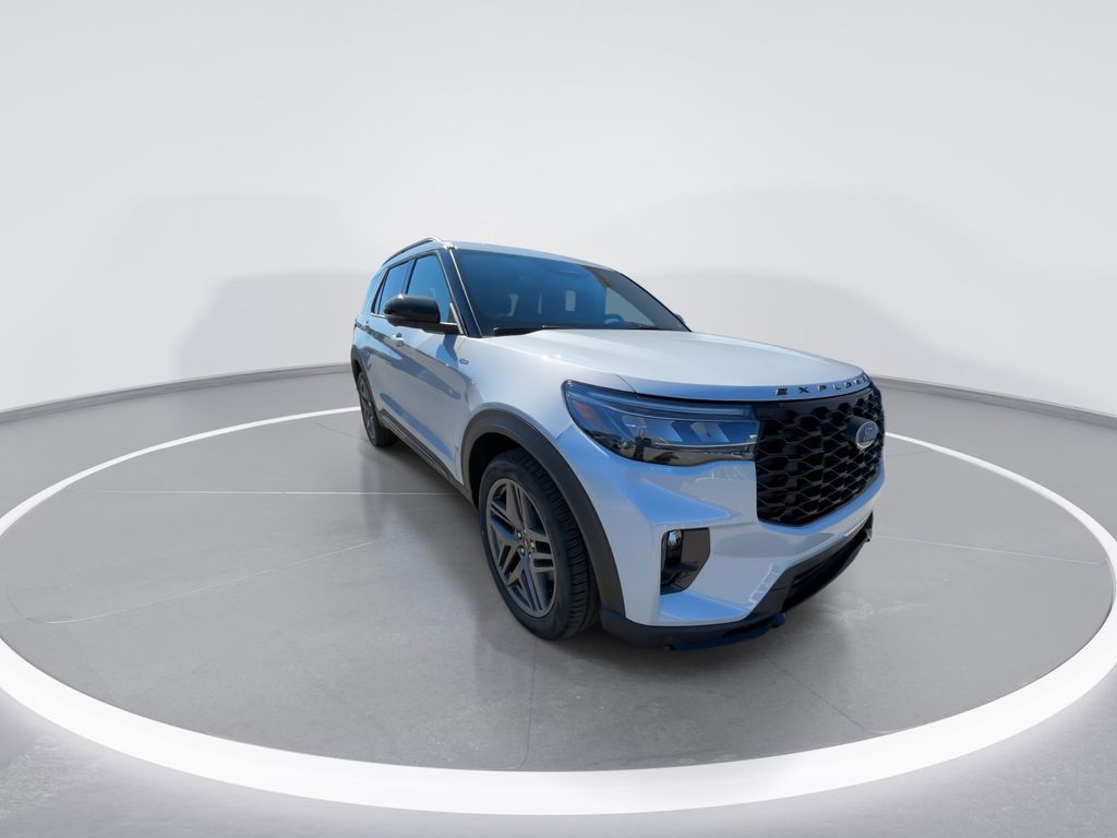 New 2026 Space White Metallic Ford ST-Line image 2