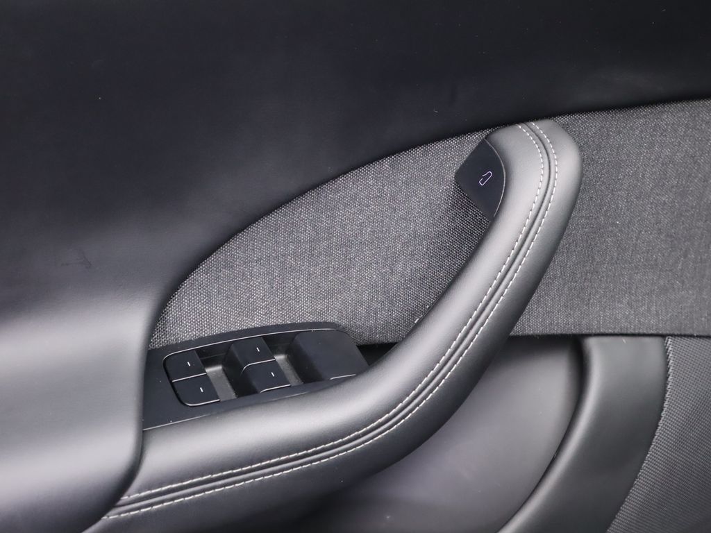 Thumbnail: 2021 Tesla Model S - 24