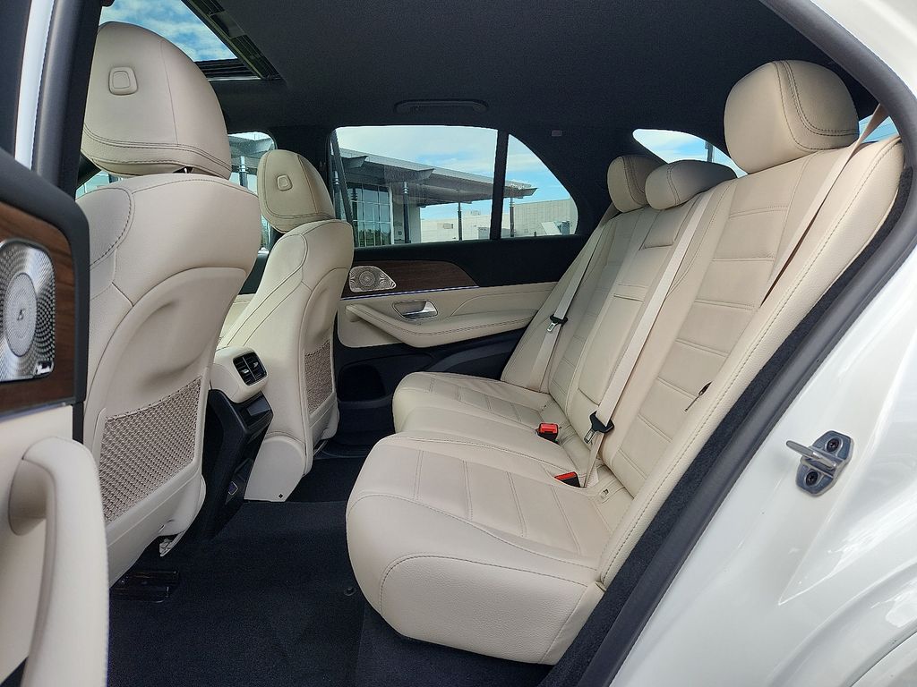 Thumbnail: 2026 Mercedes-Benz GLE - 6