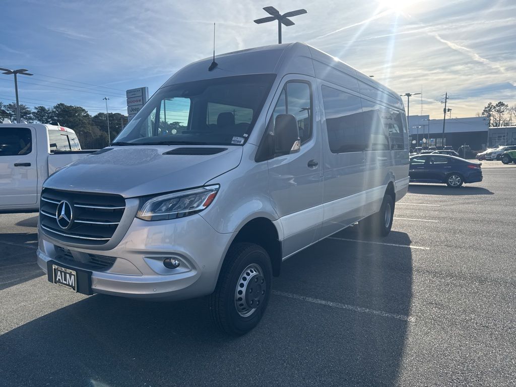 2023 Mercedes-Benz Sprinter Base's photo