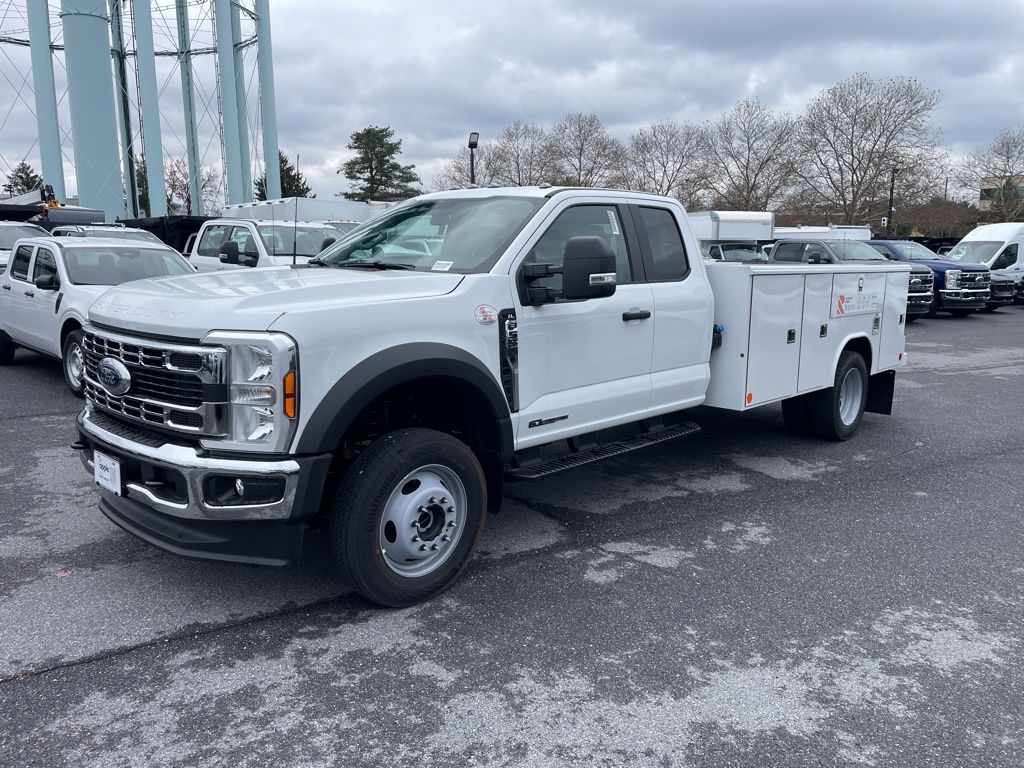 2026 Ford F-550 Super Duty Chassis Cab XL's photo