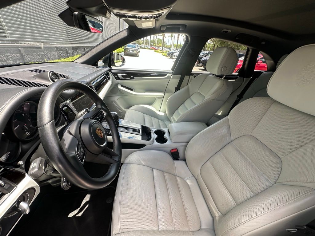 Thumbnail: 2023 Porsche Macan - 5