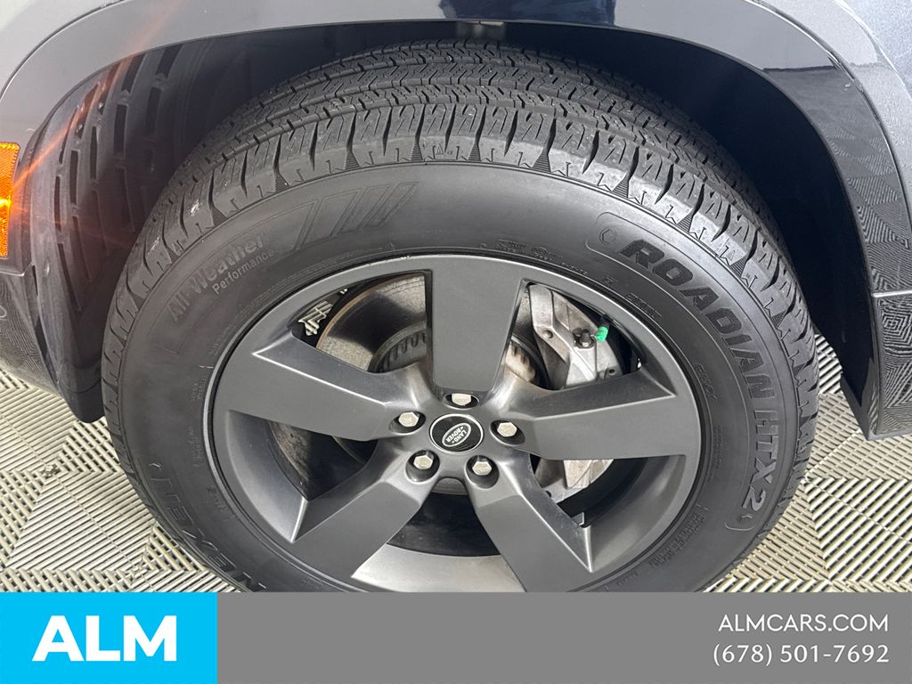 Used 2023 Gray Land Rover X-Dynamic SE image 14