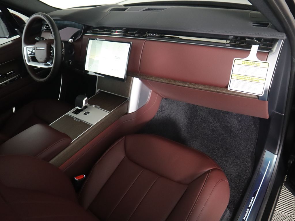 Thumbnail: 2025 Land Rover Range Rover - 19