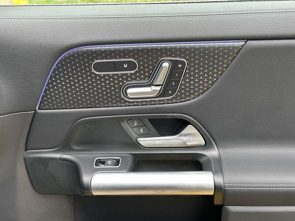 Thumbnail: 2025 Mercedes-Benz GLA - 20