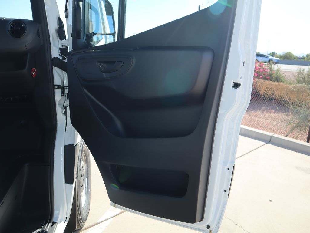 2025 Mercedes-Benz Sprinter 2500 25