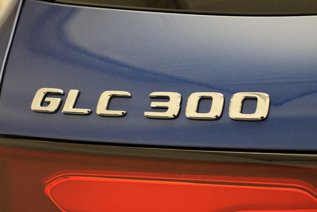 Thumbnail: 2026 Mercedes-Benz GLC - 9