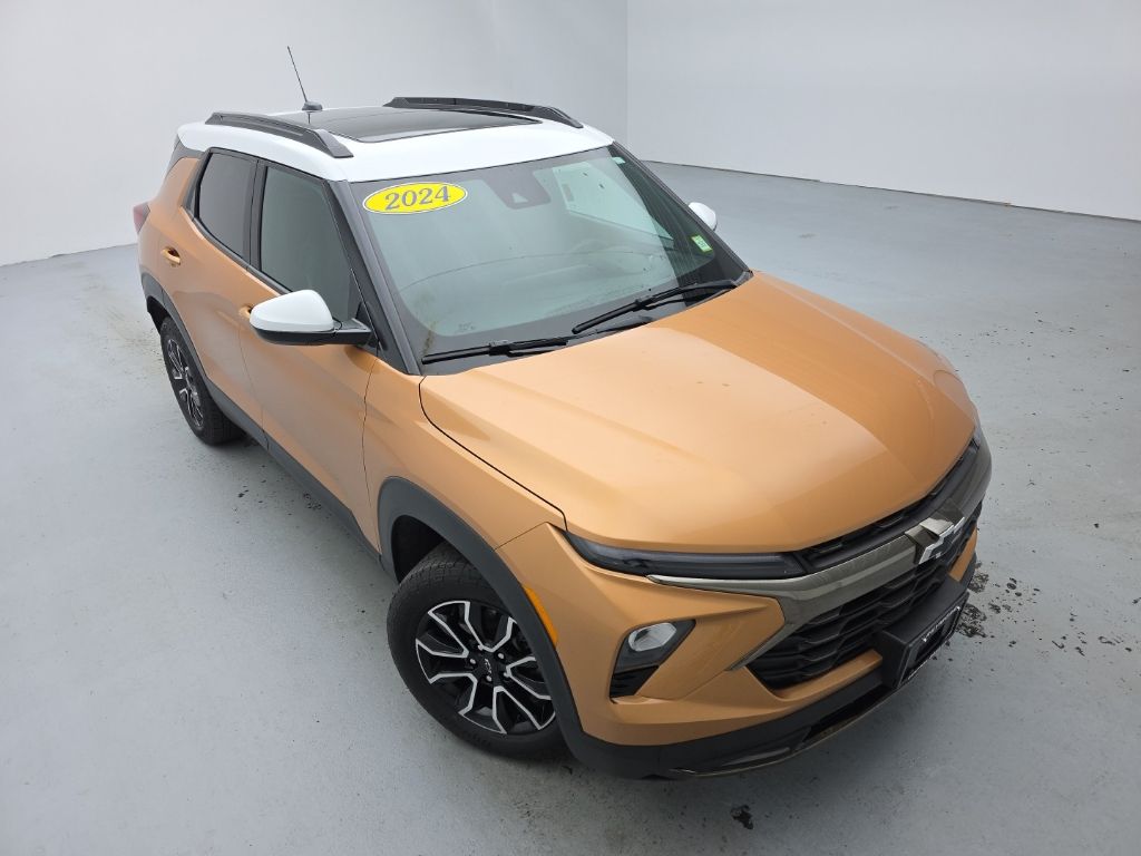 Red (Copper Harbor Metallic) 2024 Chevrolet Trailblazer SUV / Crossover Four-Wheel Drive 9-Speed Automatic