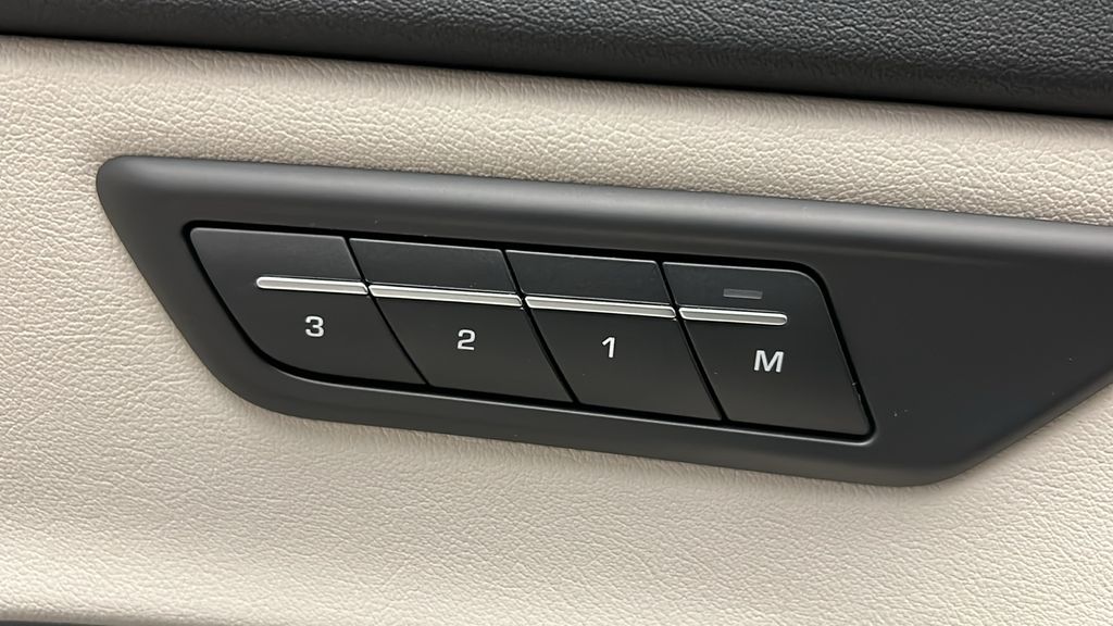 2021 Jaguar E-Pace SE 21