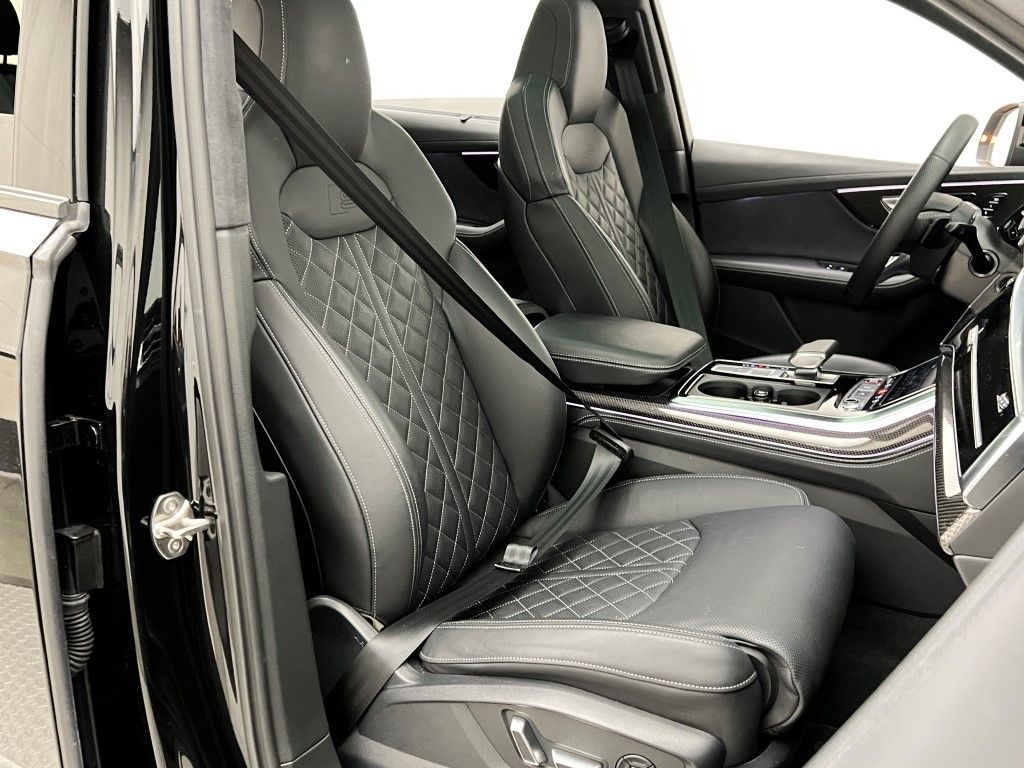 Thumbnail: 2024 Audi SQ7 - 11