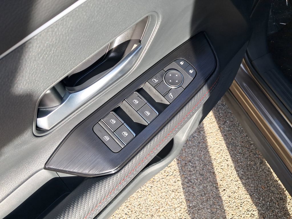 2026 Nissan Kicks SR - 11
