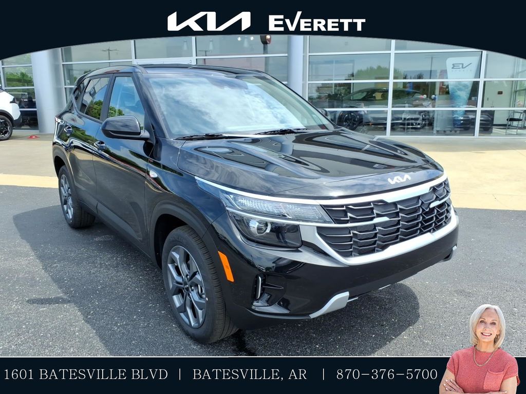 Fusion Black 2026 Kia Seltos SUV / Crossover Front-Wheel Drive Continuously Variable Transmission
