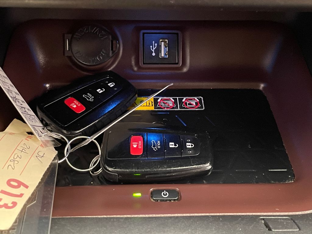 2024 Toyota RAV4 Limited 28