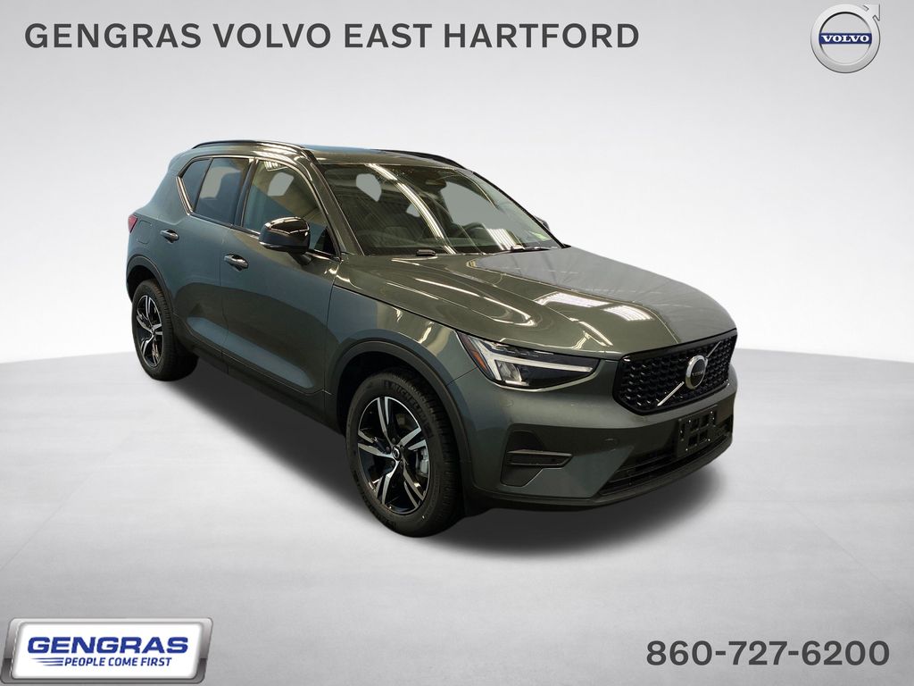 Forest Lake 2026 Volvo XC40 SUV / Crossover All-Wheel Drive Automatic