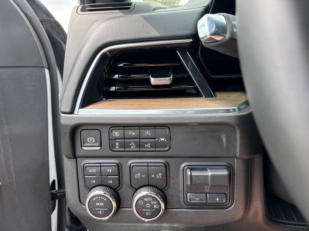 Used Car 2025 Chevrolet Suburban  High Country For Sale Under $90,000 In Austin, Texas