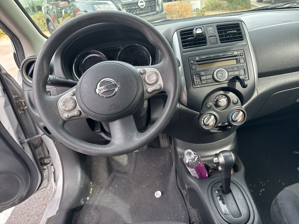 2013 Nissan Versa 1.6 SV 7