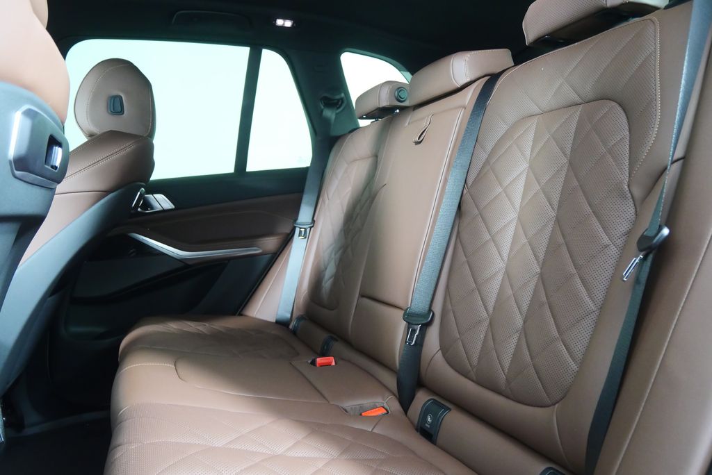 Thumbnail: 2026 BMW X5 - 16