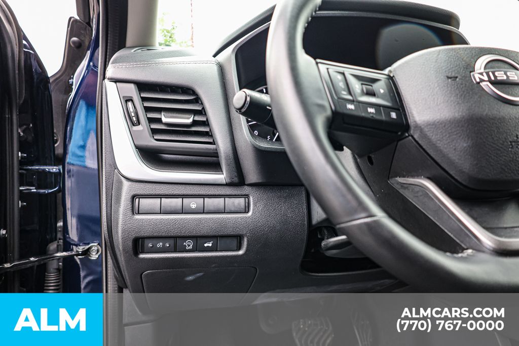 Used 2025 Blue Nissan SV image 27