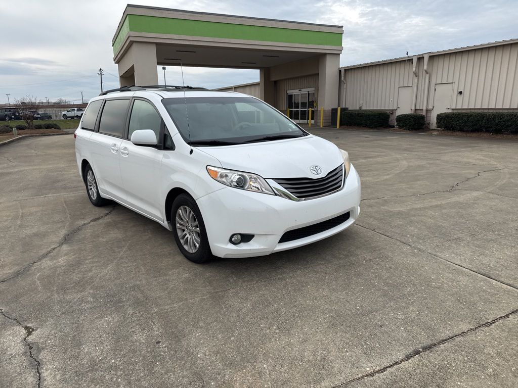 2013 Toyota Sienna XLE 7-Passenger