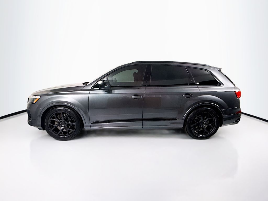 Thumbnail: 2026 Audi SQ7 - 8