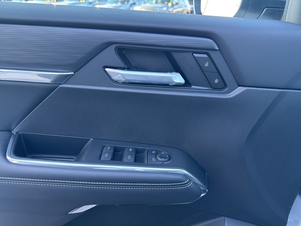 New 2026 White GMC Elevation image 10