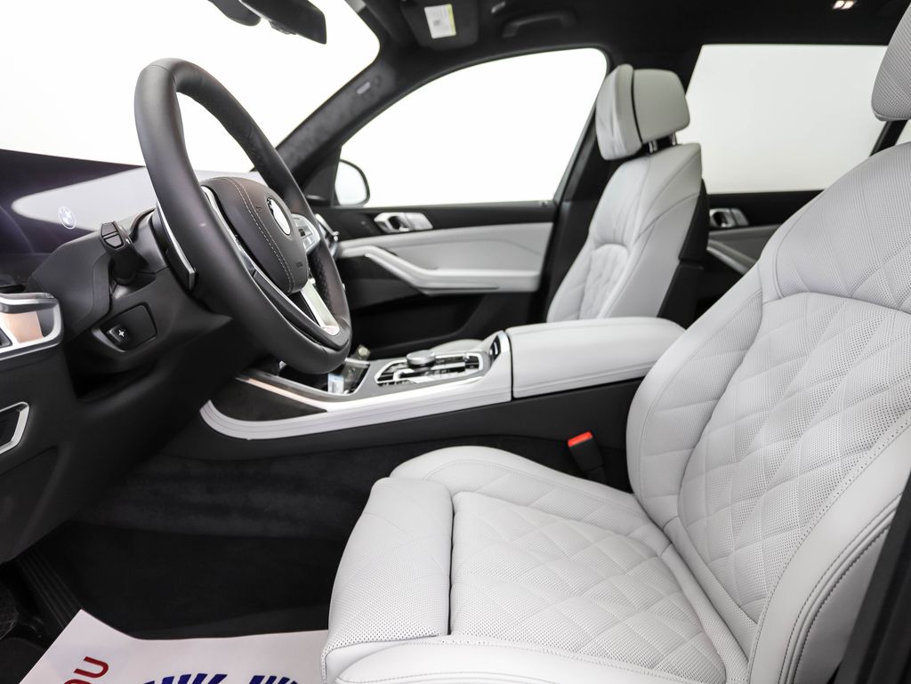 Thumbnail: 2026 BMW X7 - 11