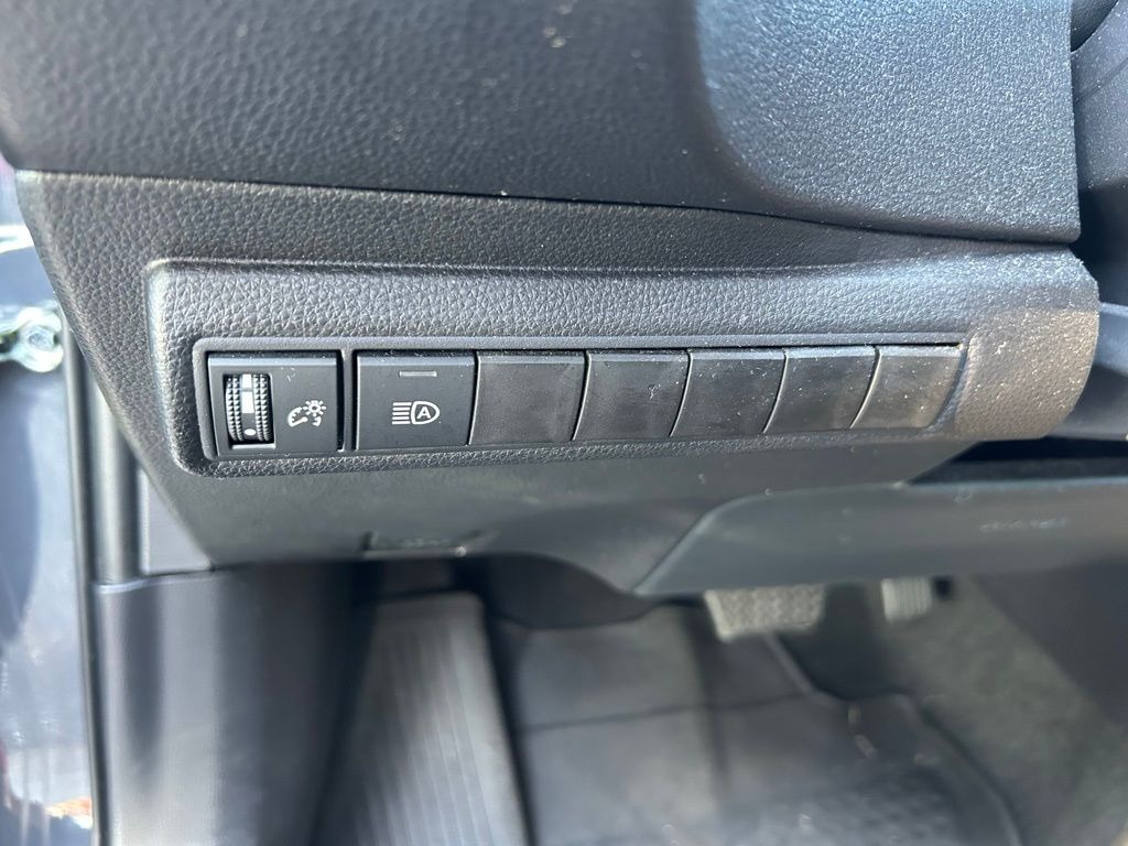 Thumbnail: 2025 Toyota Corolla - 17