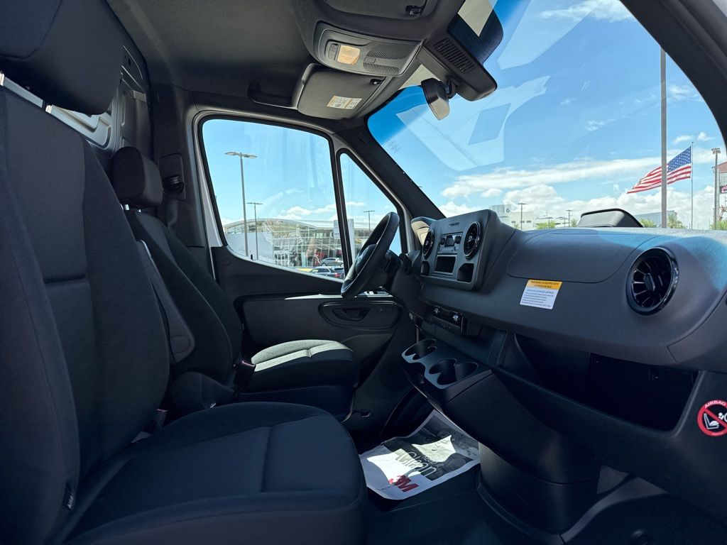 2025 Mercedes-Benz Sprinter 2500 16