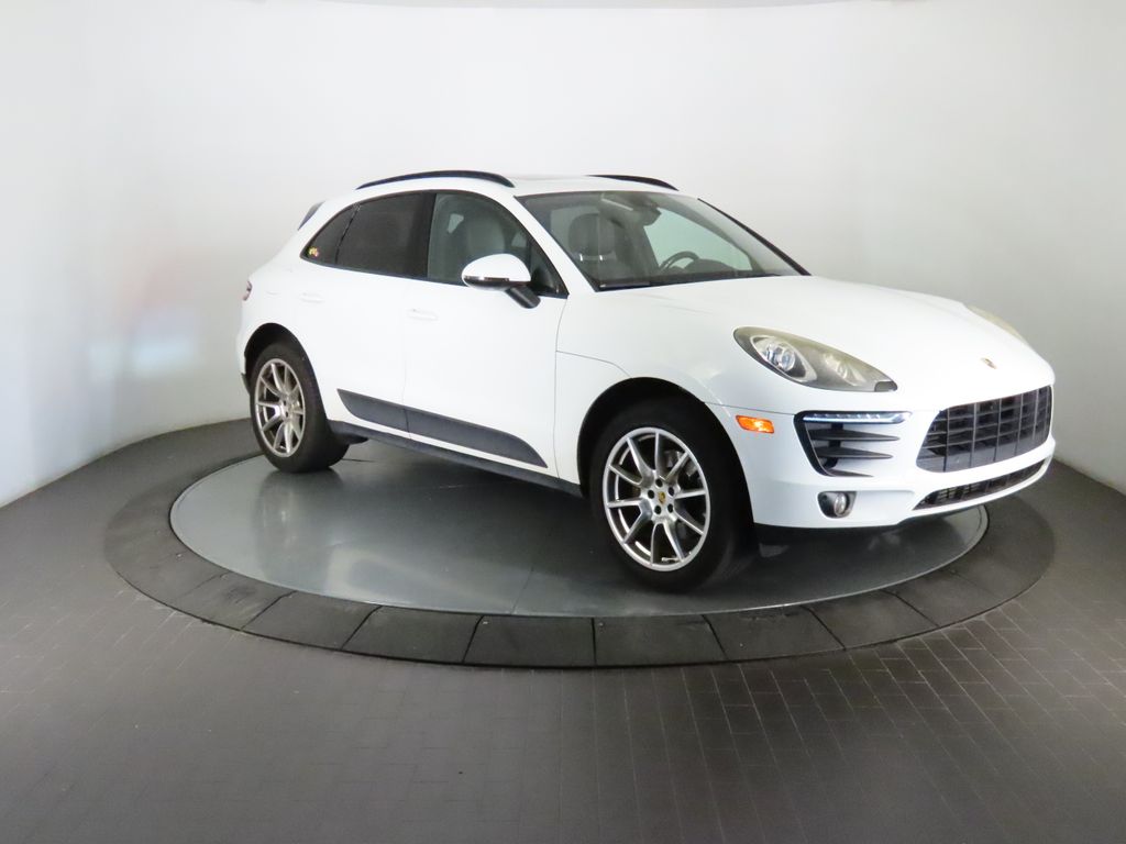 Thumbnail: 2017 Porsche Macan - 9