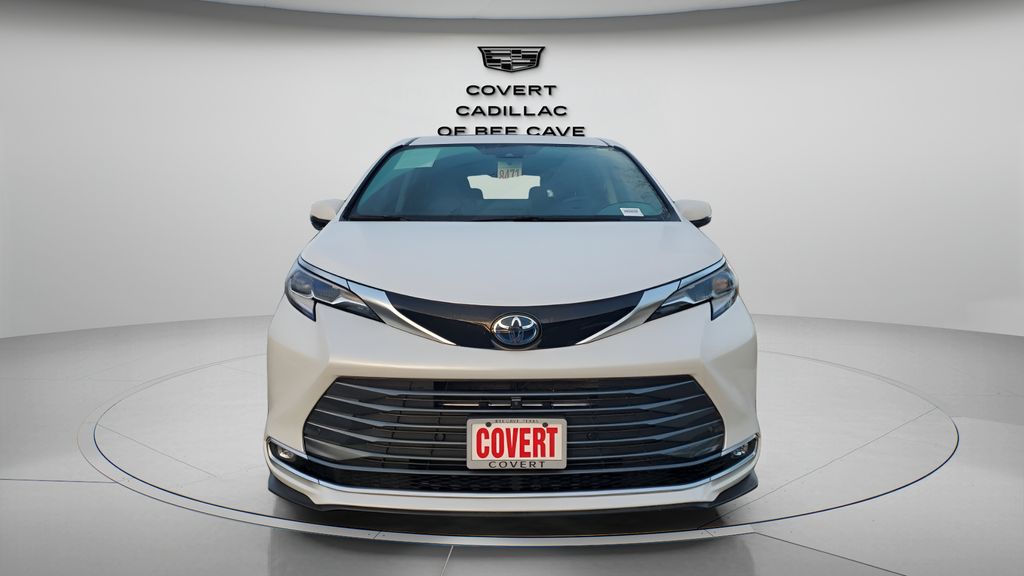 Used Car 2023 Toyota Sienna  Platinum For Sale Under $60,000 In Austin, Texas