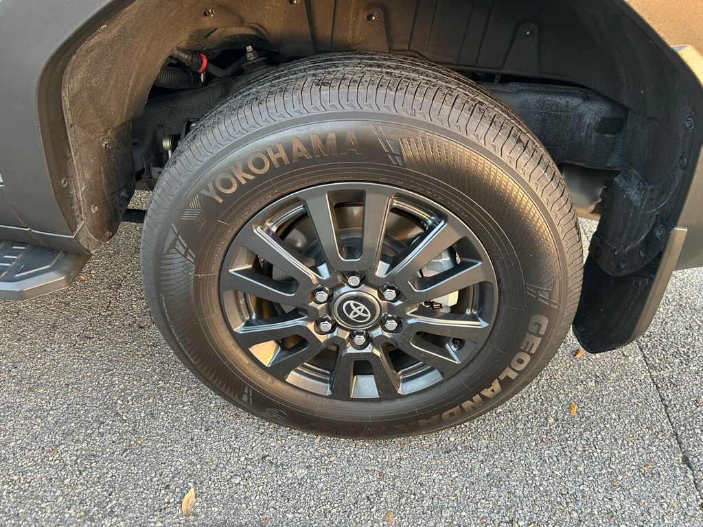 Thumbnail: 2025 Toyota Land Cruiser - 9