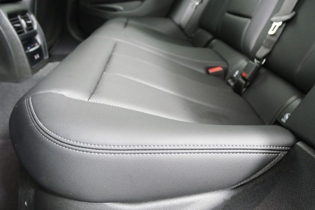 Thumbnail: 2024 BMW 3 Series - 14