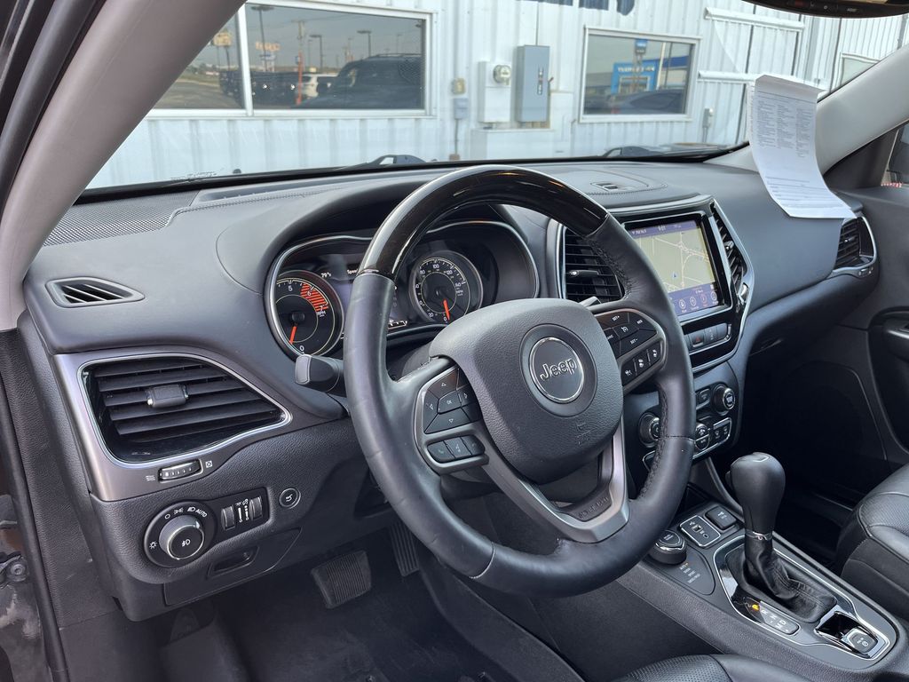 2019 Jeep Cherokee Overland 10