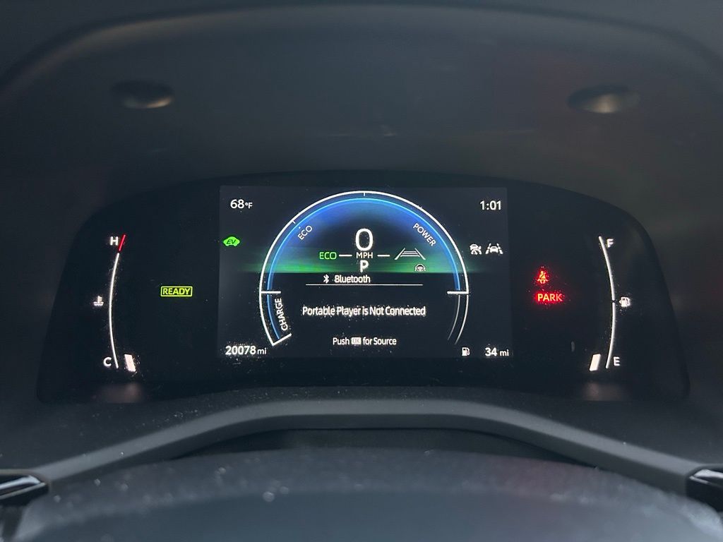 2025 Toyota Camry SE 23
