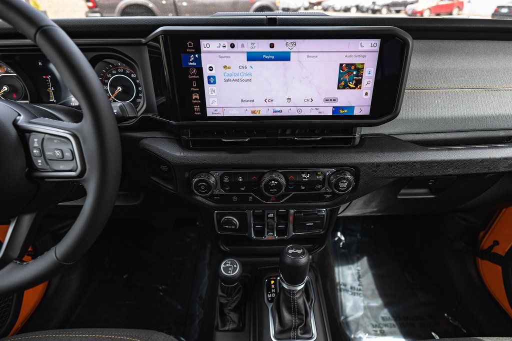 2025 Jeep Wrangler Sport S thumbnail 25