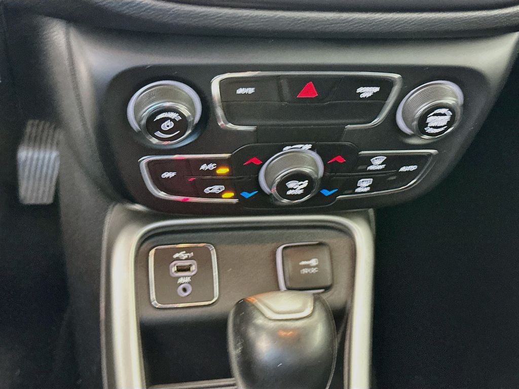 Thumbnail: 2019 Jeep Compass - 15
