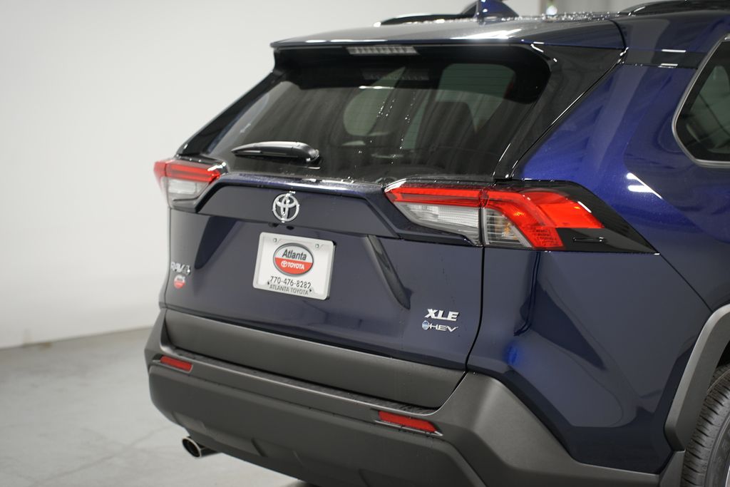 2025 Toyota RAV4 XLE 9