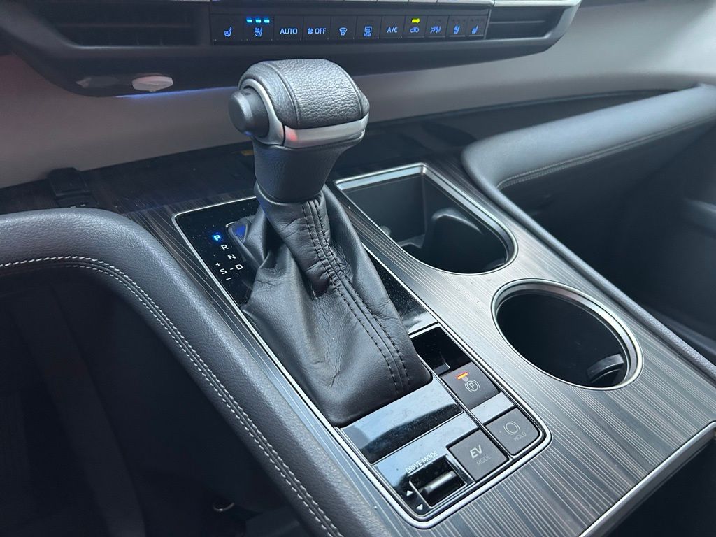 Thumbnail: 2022 Toyota Sienna - 30