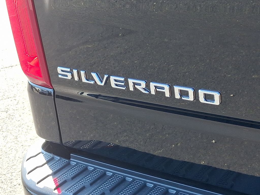 Thumbnail: 2026 Chevrolet Silverado 1500 - 11