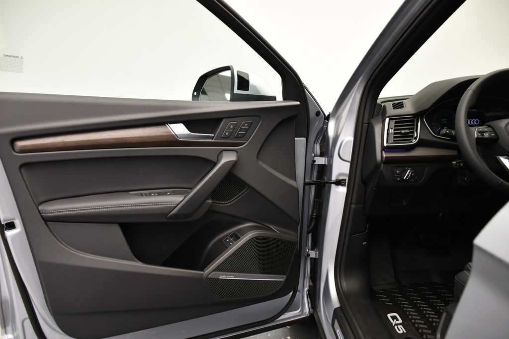 2025 Audi Q5  32