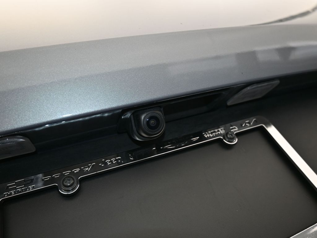 Used 2025 Everlasting Silver Kia EX image 42