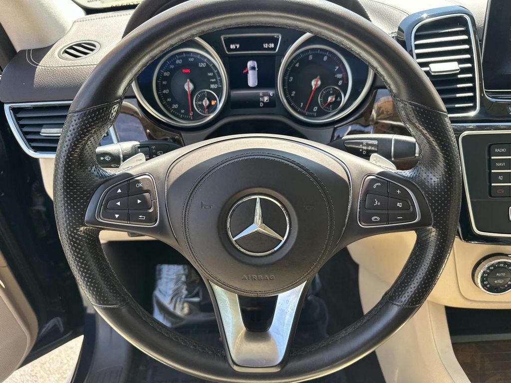 Thumbnail: 2019 Mercedes-Benz GLS - 25