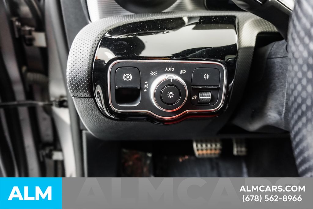 Used 2022 Gray Mercedes-Benz CLA 250 image 32