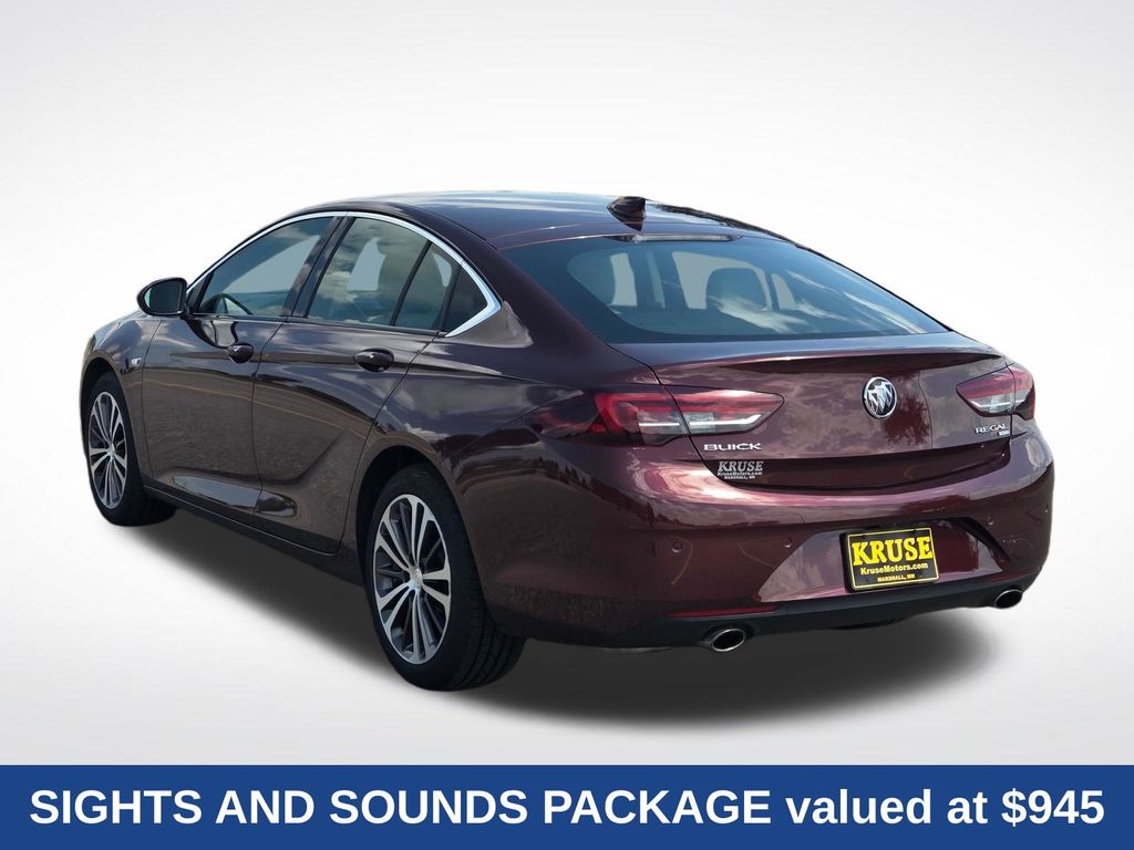 2018 Buick Regal Sportback Essence