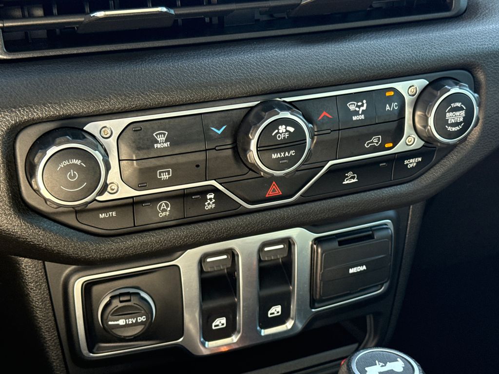 Used 2024 Jeep Wrangler SUV
