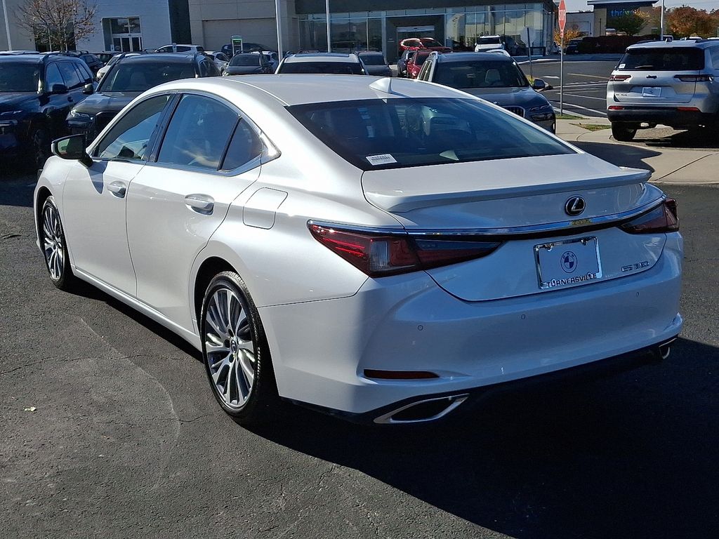 Thumbnail: 2021 Lexus ES - 4