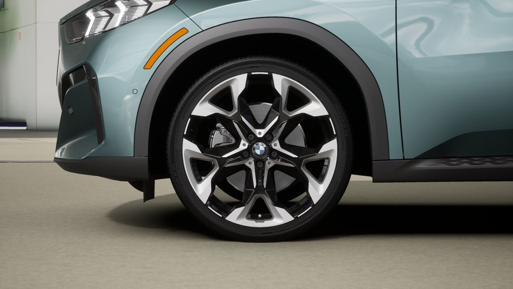 2025 BMW X2 xDrive28i 32