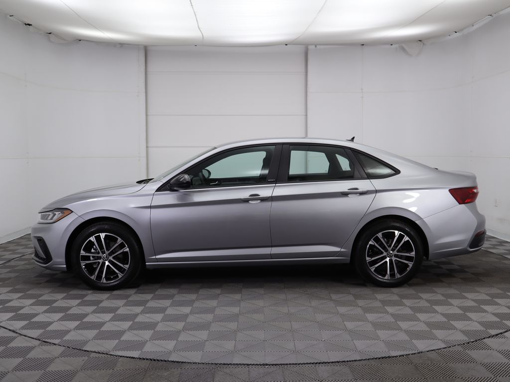 2025 Volkswagen Jetta Sport 9